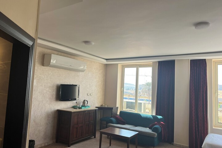 Room 18 of 49