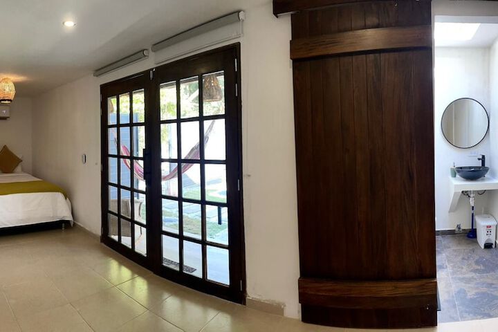 Room 2 of 31