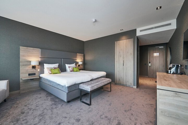 Room 14 of 49