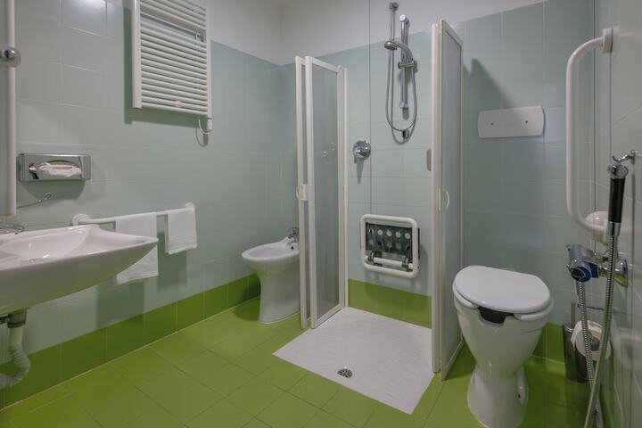 Room 8 of 23