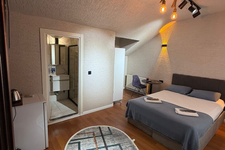 Room 8 of 29