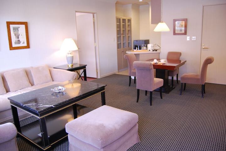 Room 30 of 240