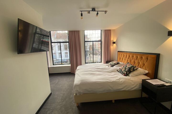 Room 12 of 37