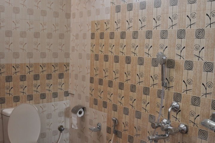 Room 102 of 169