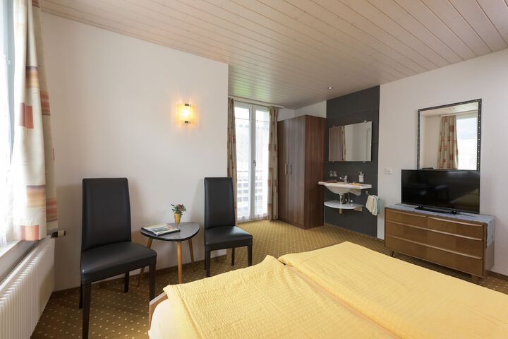 Room 104 of 120