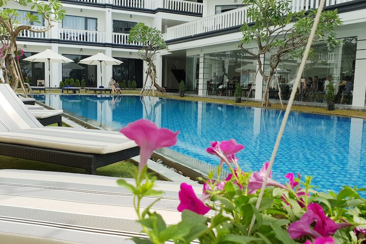 Pool 85 of 143
