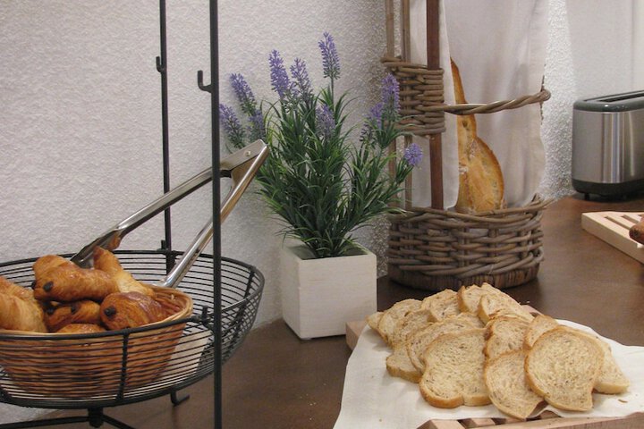 Breakfast/Coffee Service 32 of 79