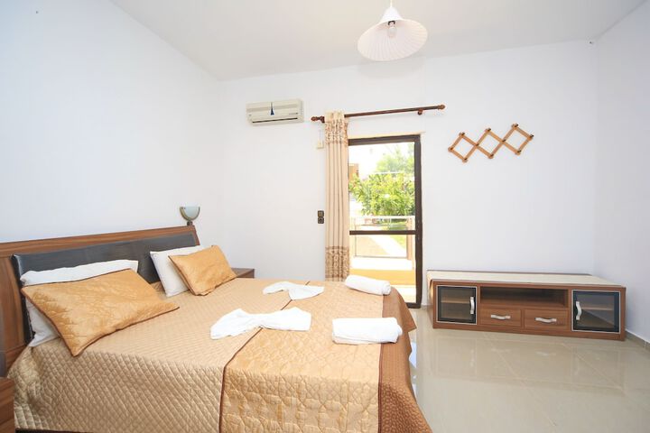 Room 9 of 29