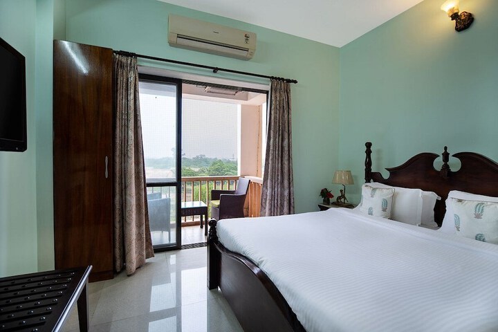 Room 4 of 12