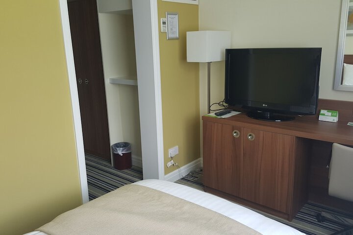 Room 15 of 109
