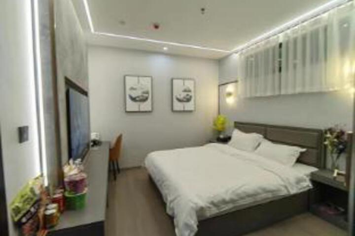 Room 5 of 5