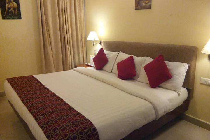 Room 13 of 37