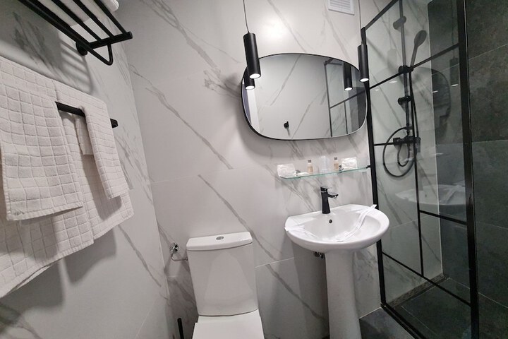 Room 32 of 113