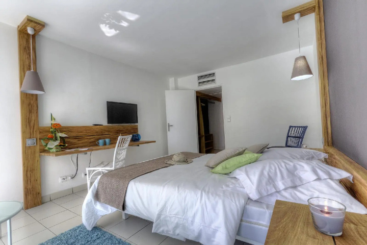 Room 4 of 23