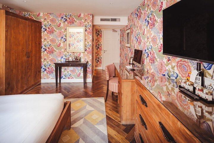 Room 38 of 74