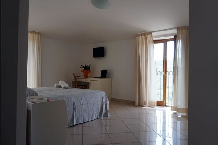 Room 16 of 16
