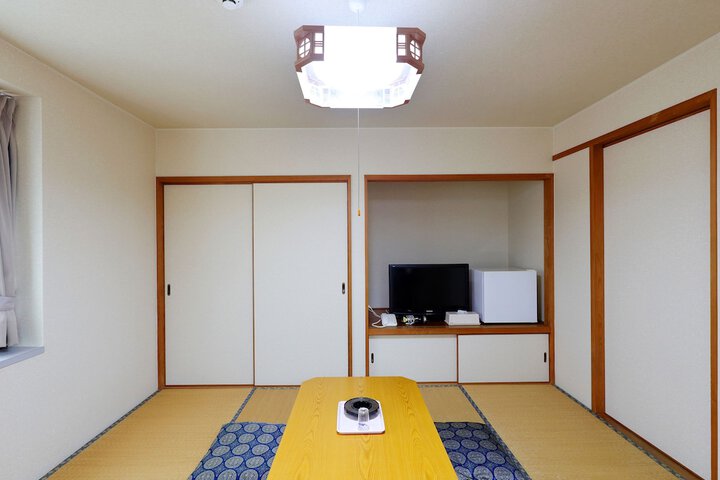 Room 17 of 64