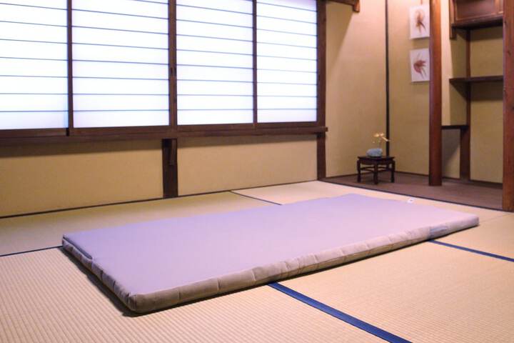 Room 3 of 33