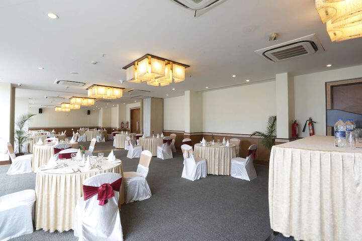 Ballroom/Hall 58 of 63