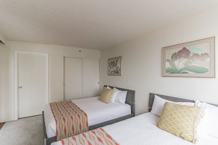 Waikiki Banyan #2801 1 by RedAwning in Honolulu, HI
