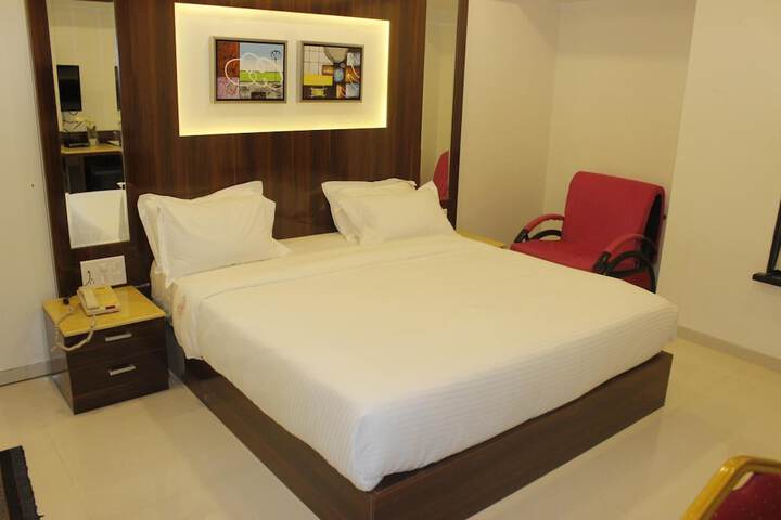 Room 17 of 36