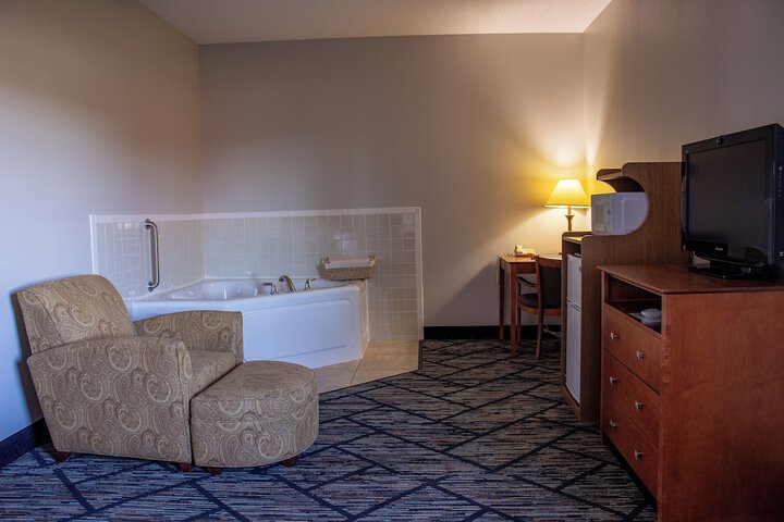 Room 6 of 12