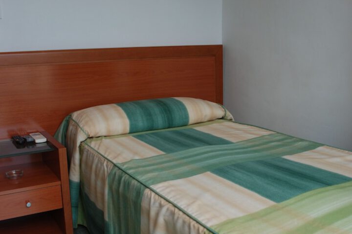 Room 8 of 35