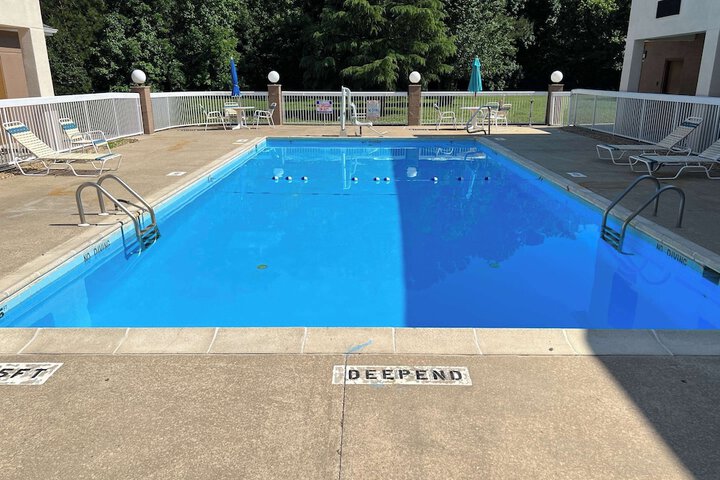 Pools & Facilities