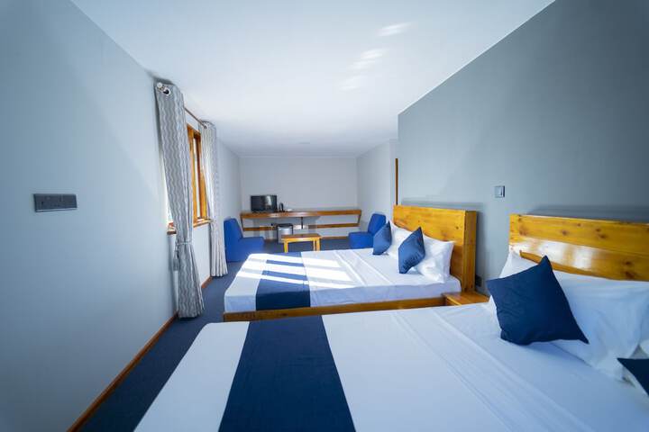 Room 6 of 13
