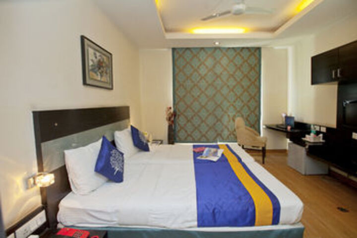 Room 28 of 64