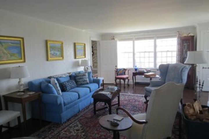 Room 17 of 34