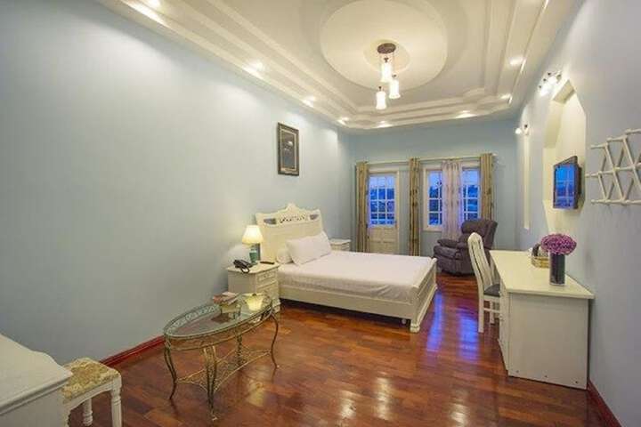 Room 10 of 54