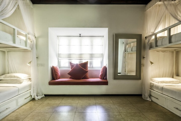Room 3 of 35