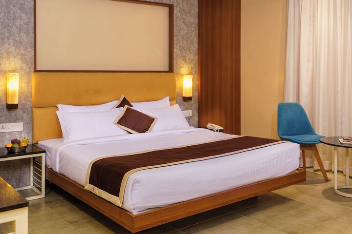 Room 4 of 7