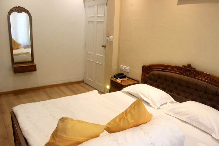 Room 8 of 72