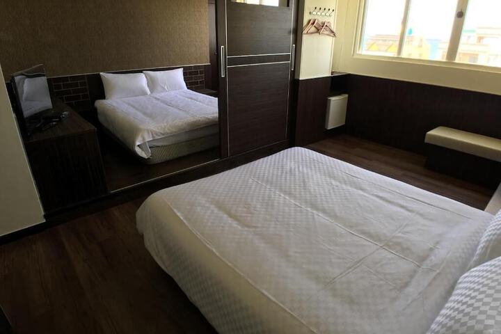 Room 30 of 49
