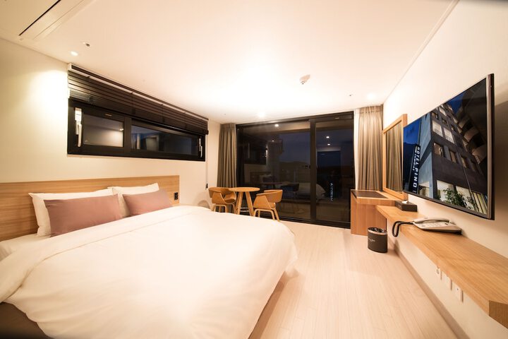 Room 5 of 38