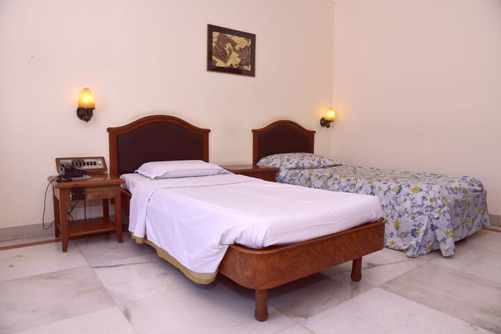 Room 6 of 22