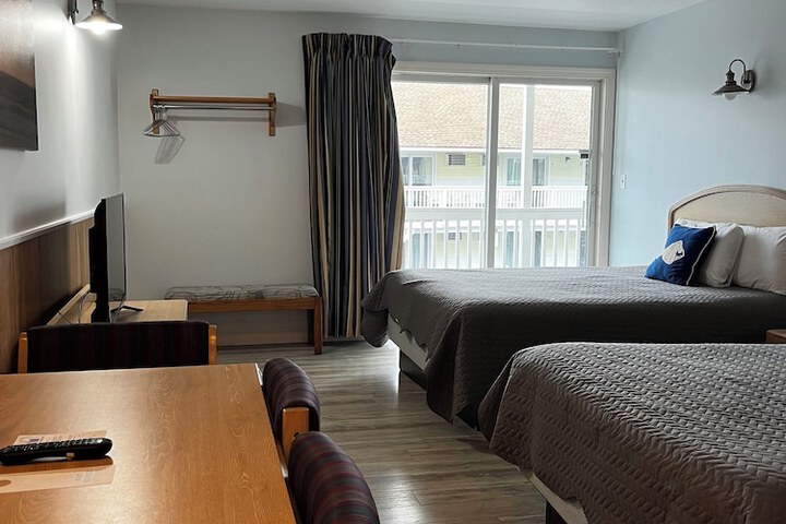 Room 9 of 33