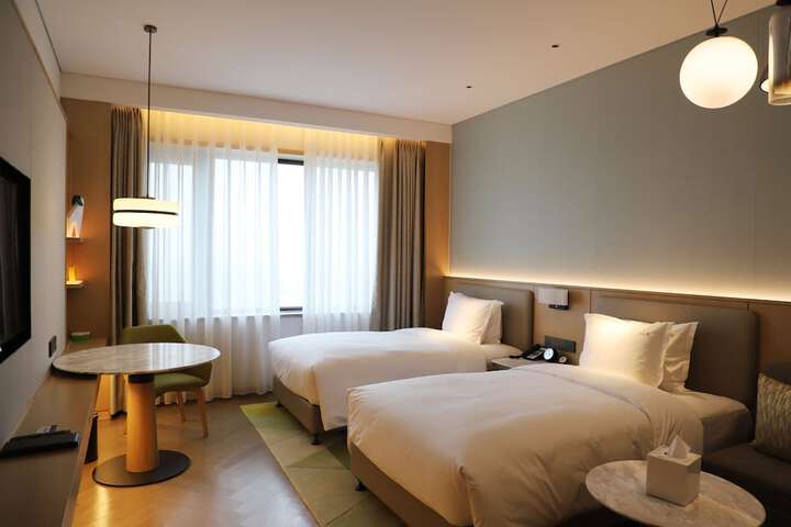Room 3 of 97