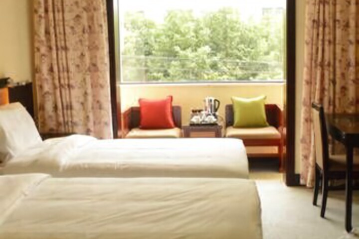 Room 4 of 4