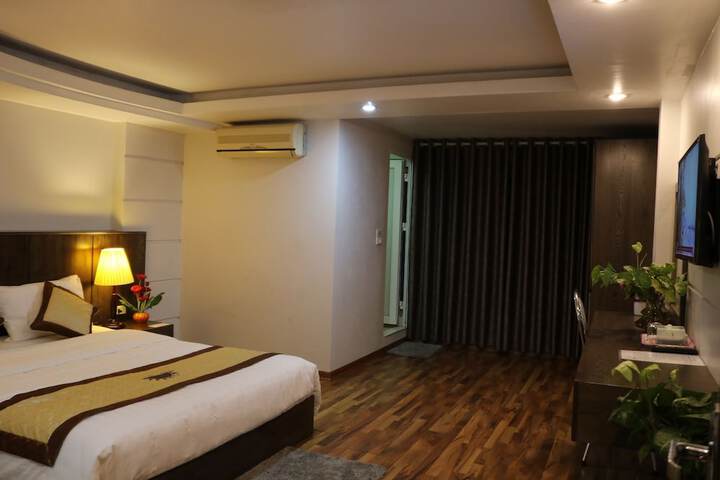 Room 5 of 22