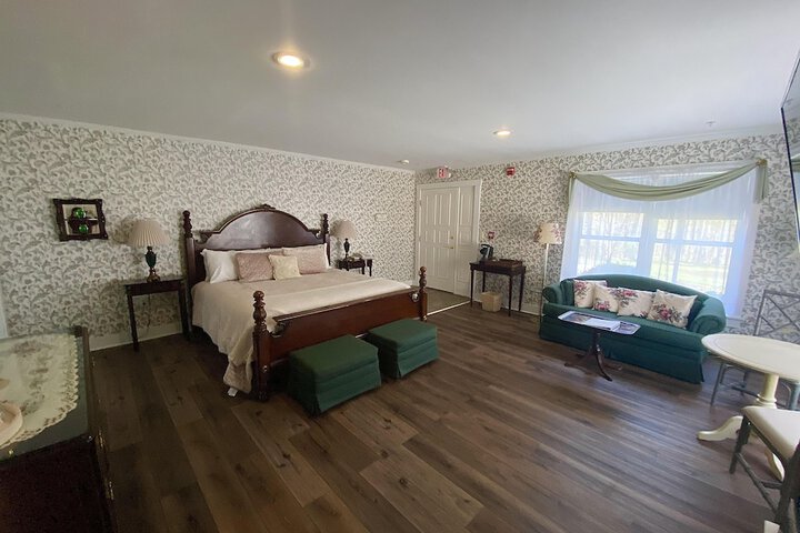 Room 17 of 60