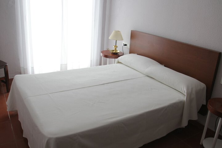 Room 2 of 68