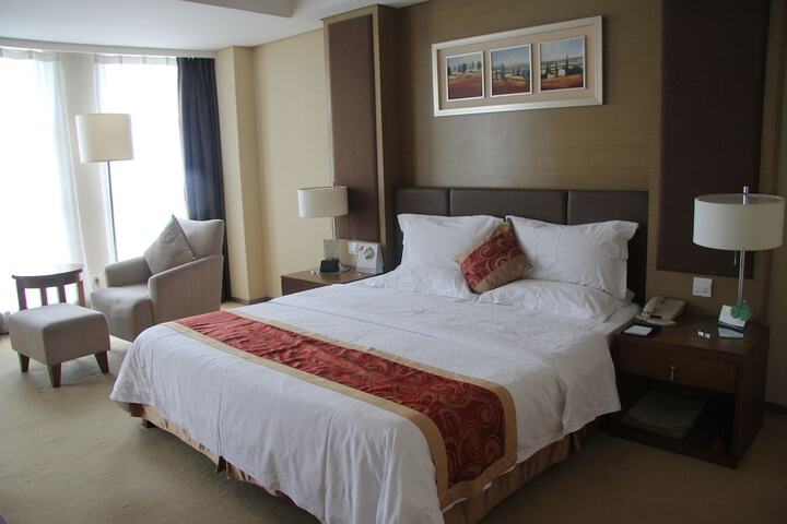 Room 15 of 20