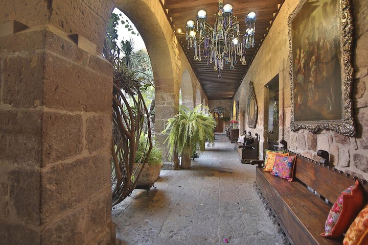 Hotel Exterior 165 of 166