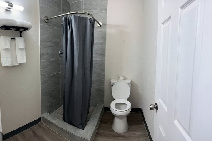 1 Full Bed Deluxe Studio Suite (12 of 16)