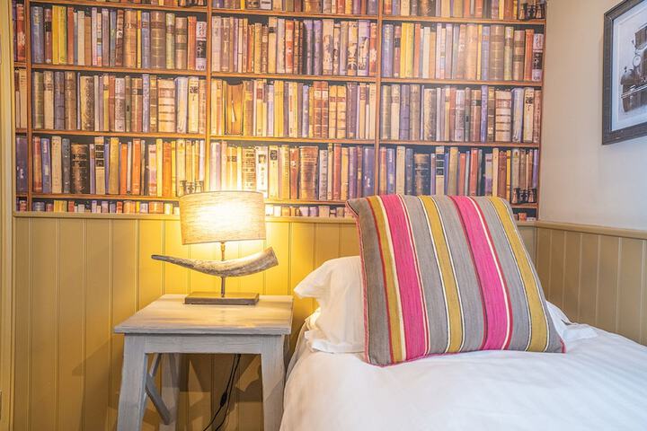 Room 4 of 47