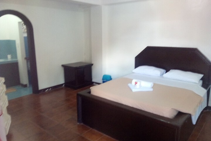 Room 18 of 65