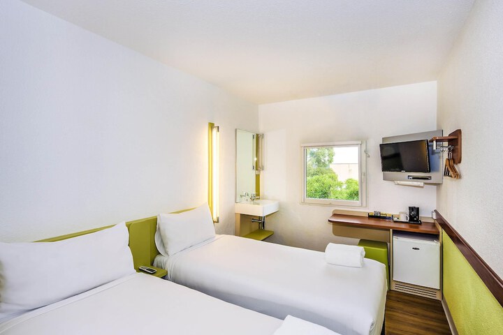 Room 14 of 35